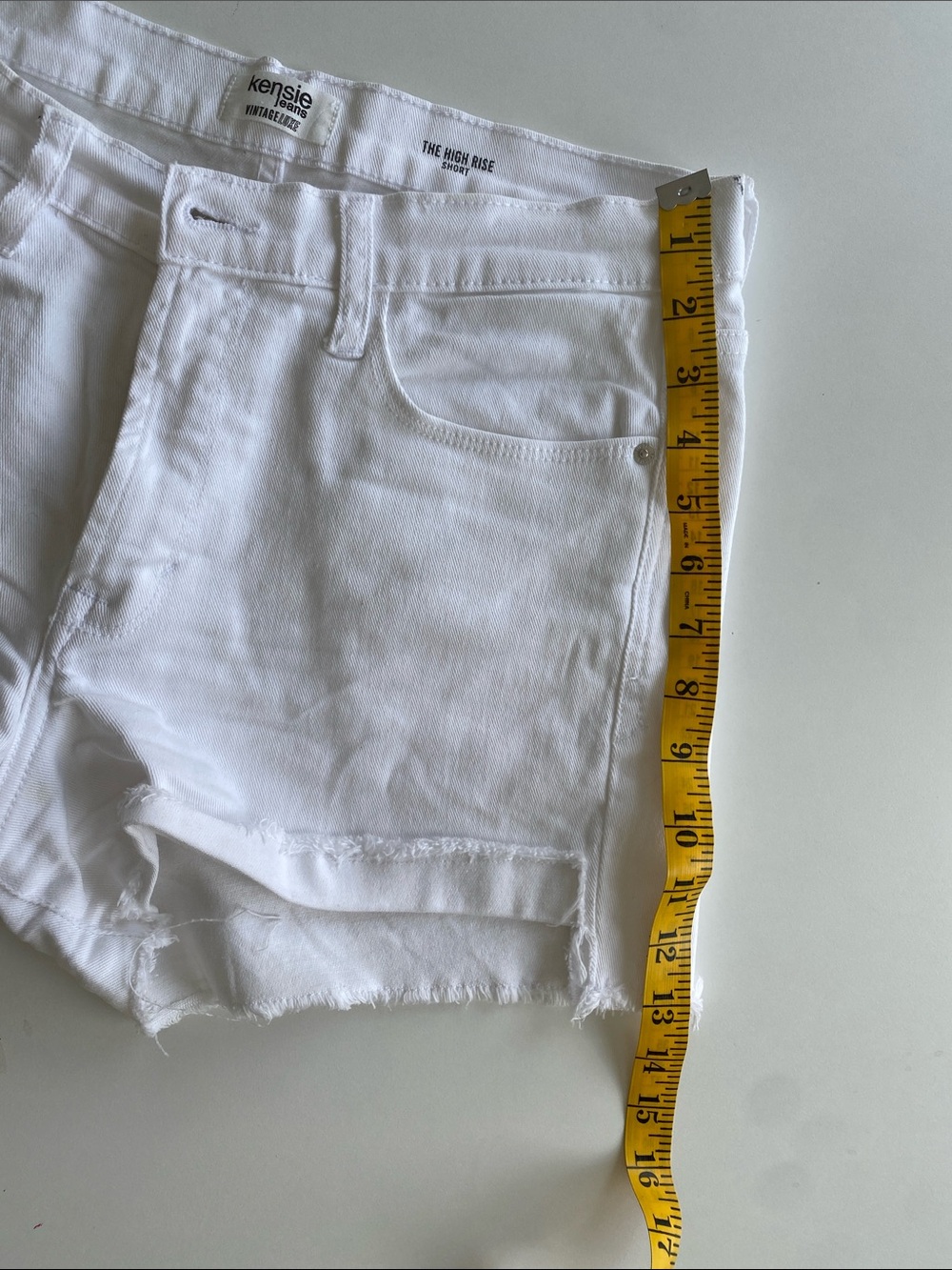 kensie White Frayed Hem High-Rise Denim Shorts - Picture 5 of 6